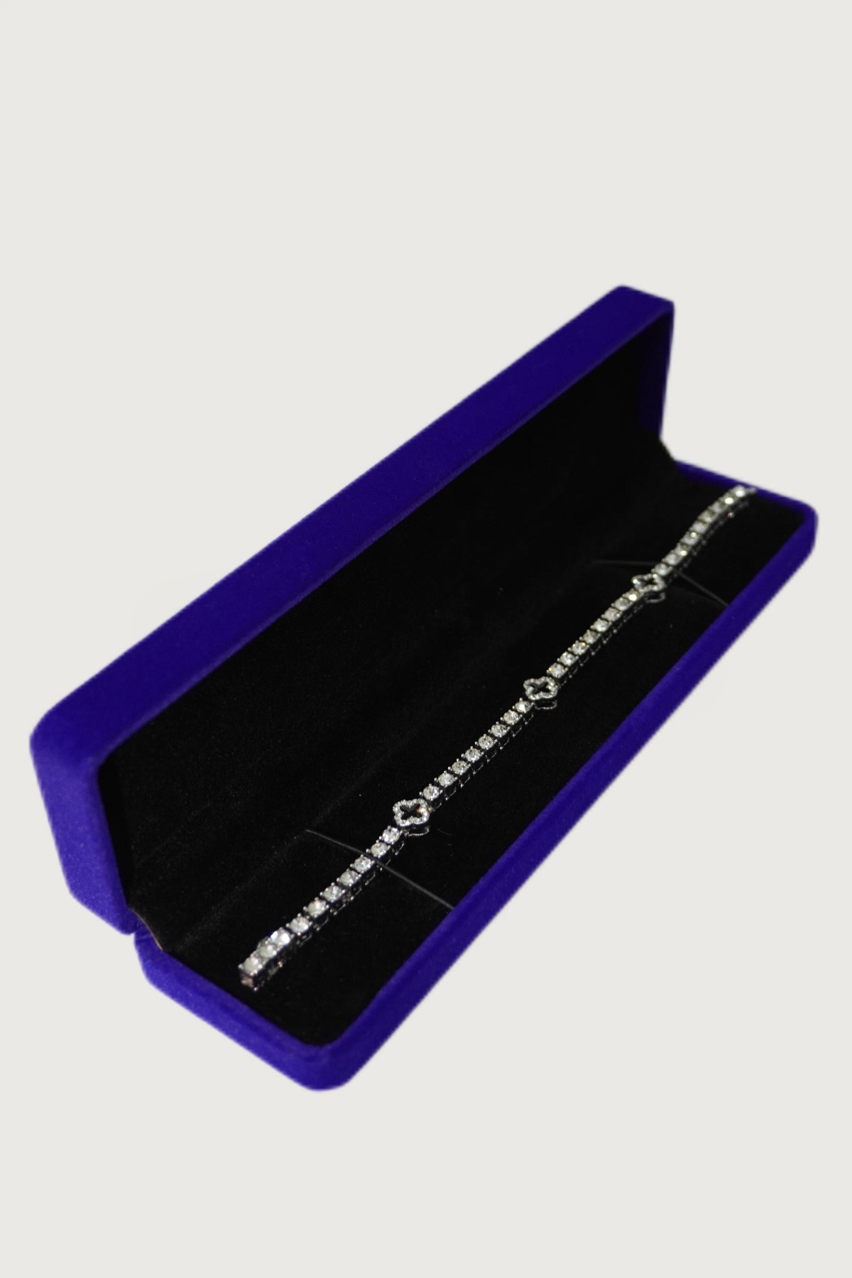 צמיד טניס תלתן