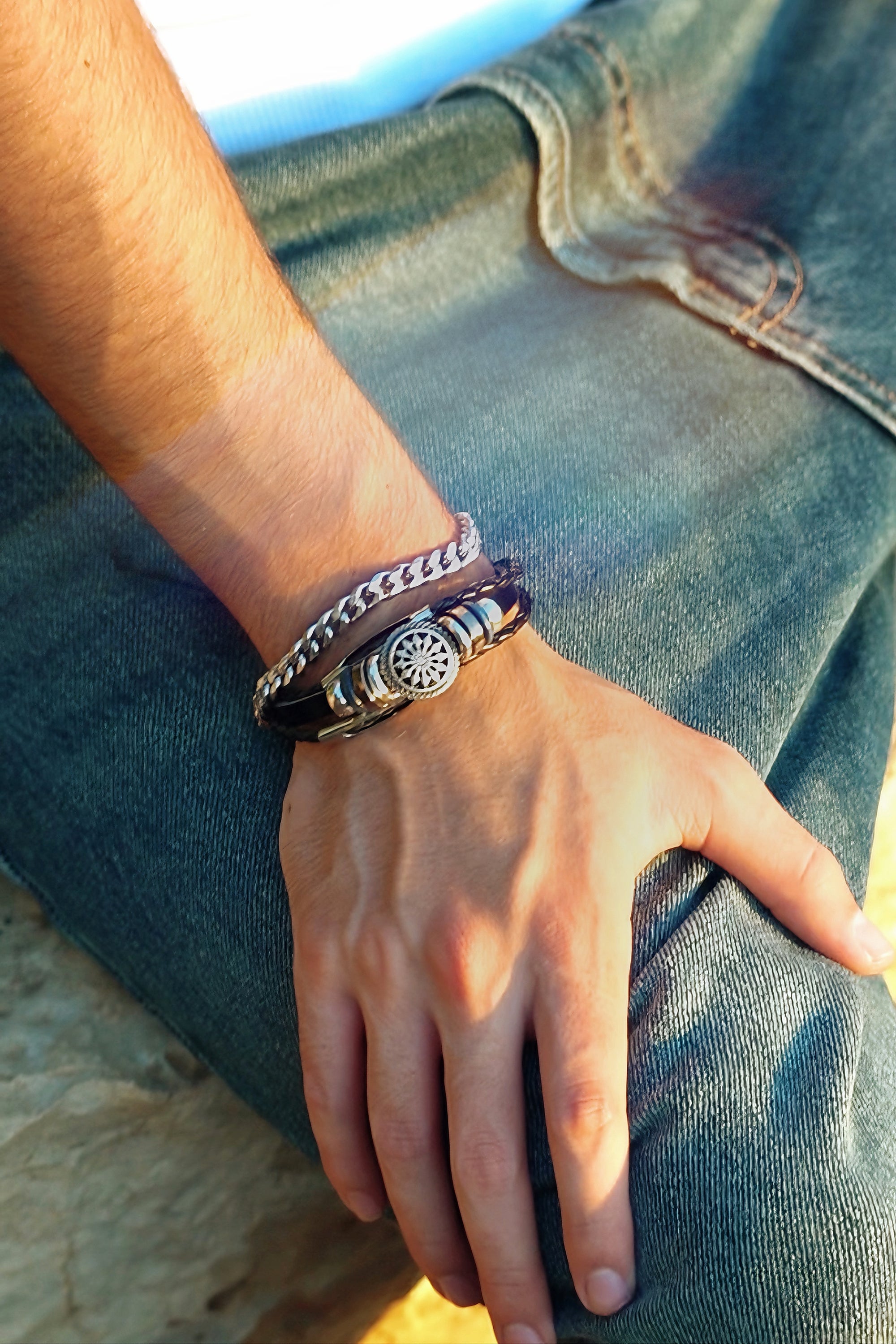 צמיד ״הכיוון הנכון״ כסף